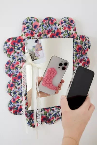 Icon Shaped Grippy Suction Phone Mount