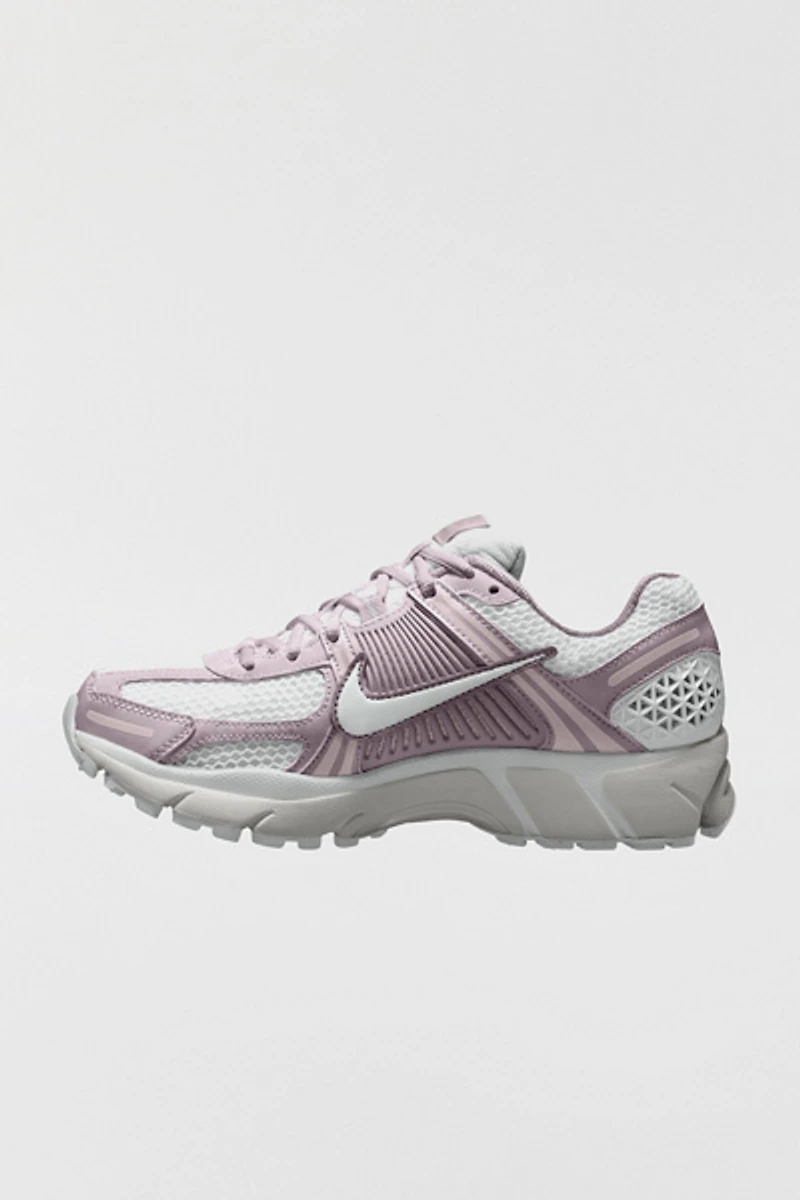 Nike Women's Zoom Vomero 5 Lightweight Sneakers