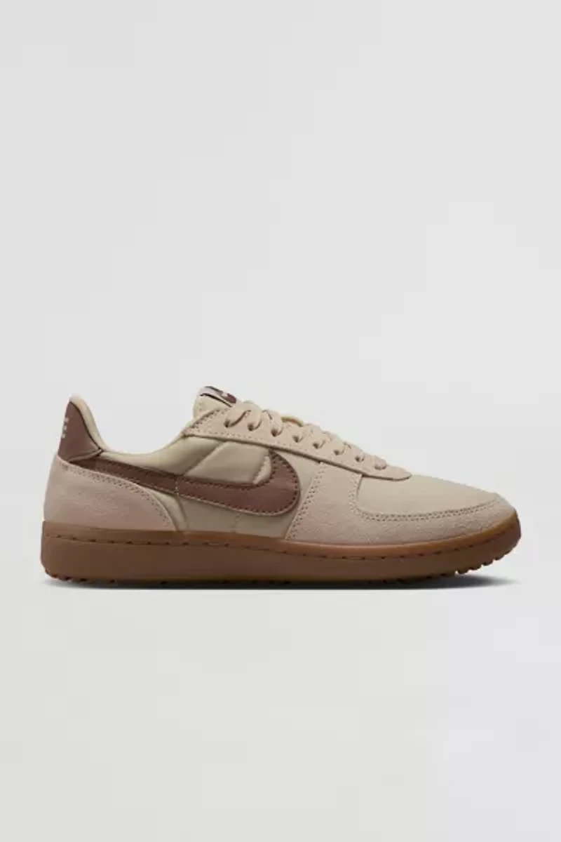 Nike Women's Field General SE Sneaker