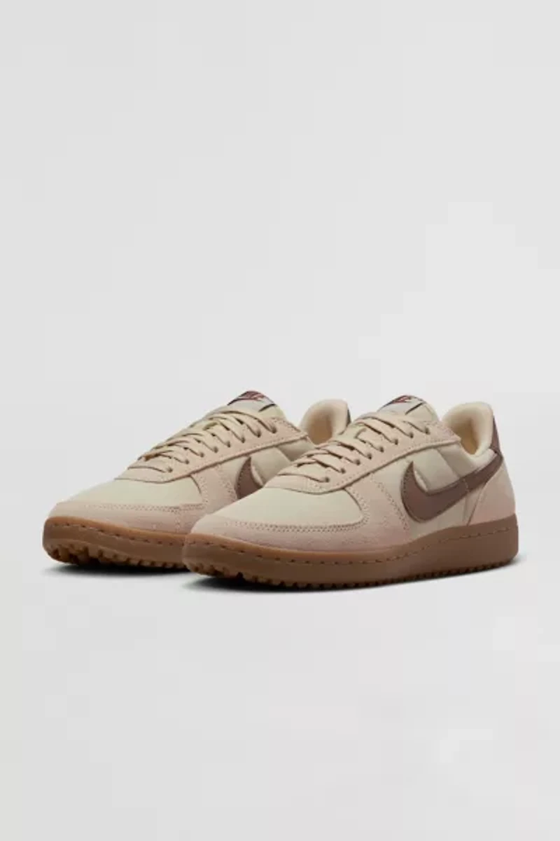 Nike Women's Field General SE Sneaker