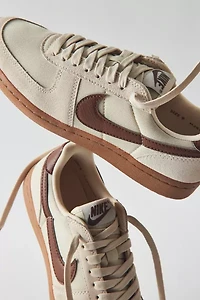 Nike Women's Field General SE Sneaker