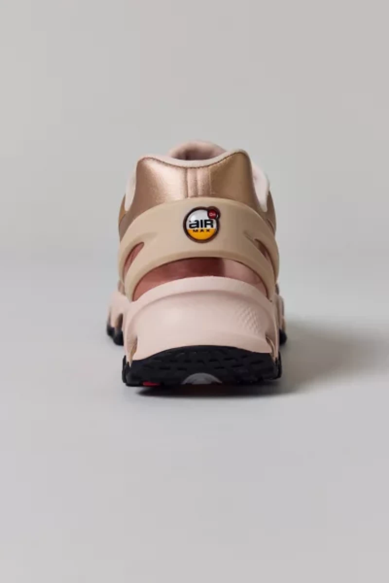 Nike Women's Air Max Dn8 Sneaker