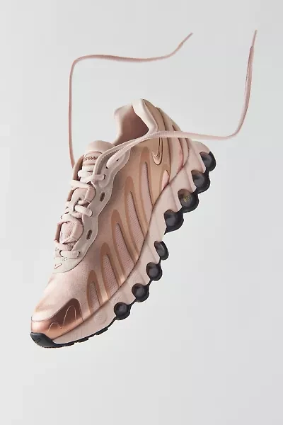 Nike Women's Air Max Dn8 Sneaker
