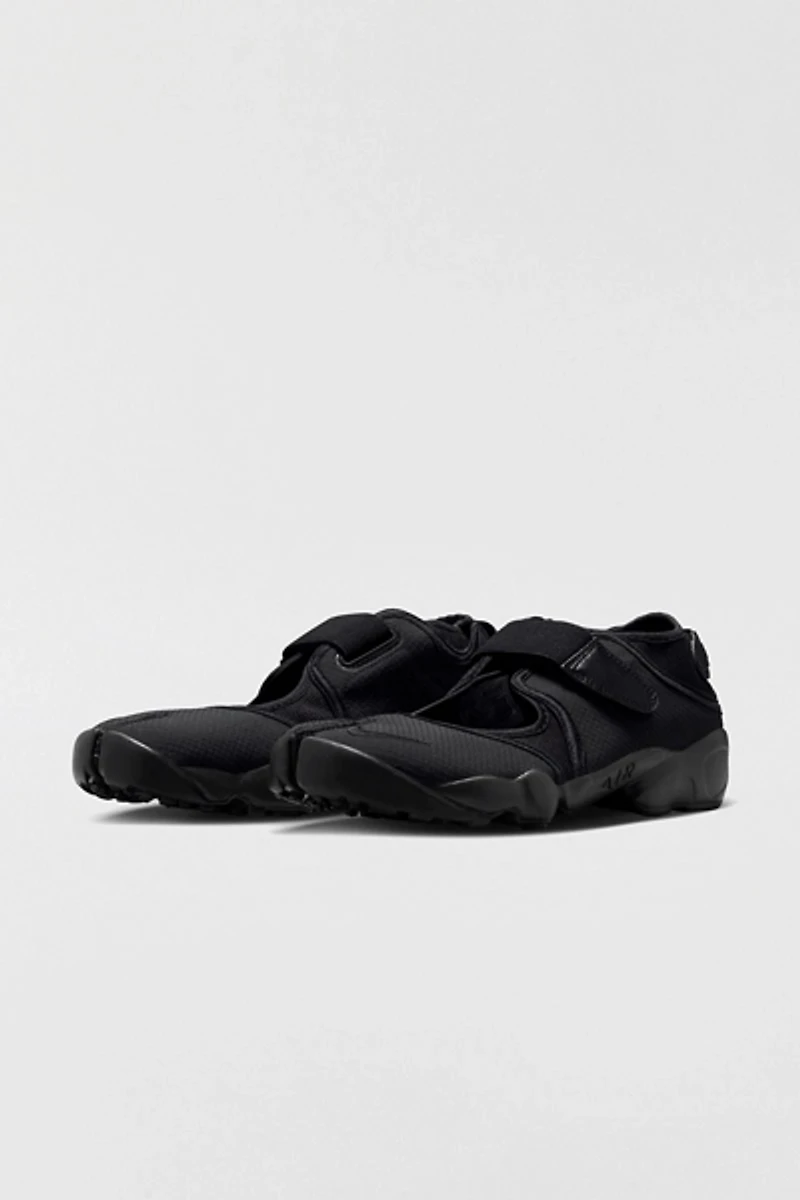 Nike Women's Air Rift Sneaker