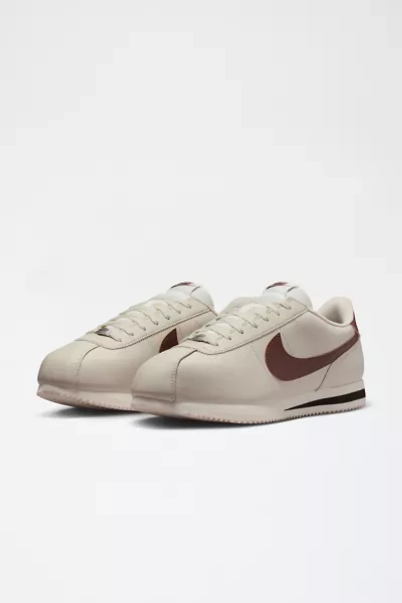 Nike Men's Cortez Leather Sneaker