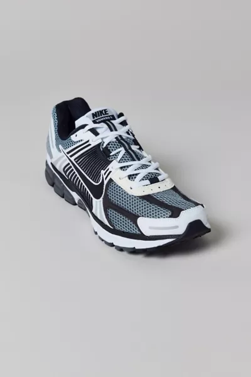 Nike Men's Zoom Vomero 5 SE SP Sneaker