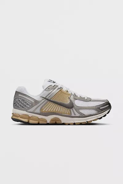 Nike Men's Zoom Vomero 5 Metallic Gold Sneaker