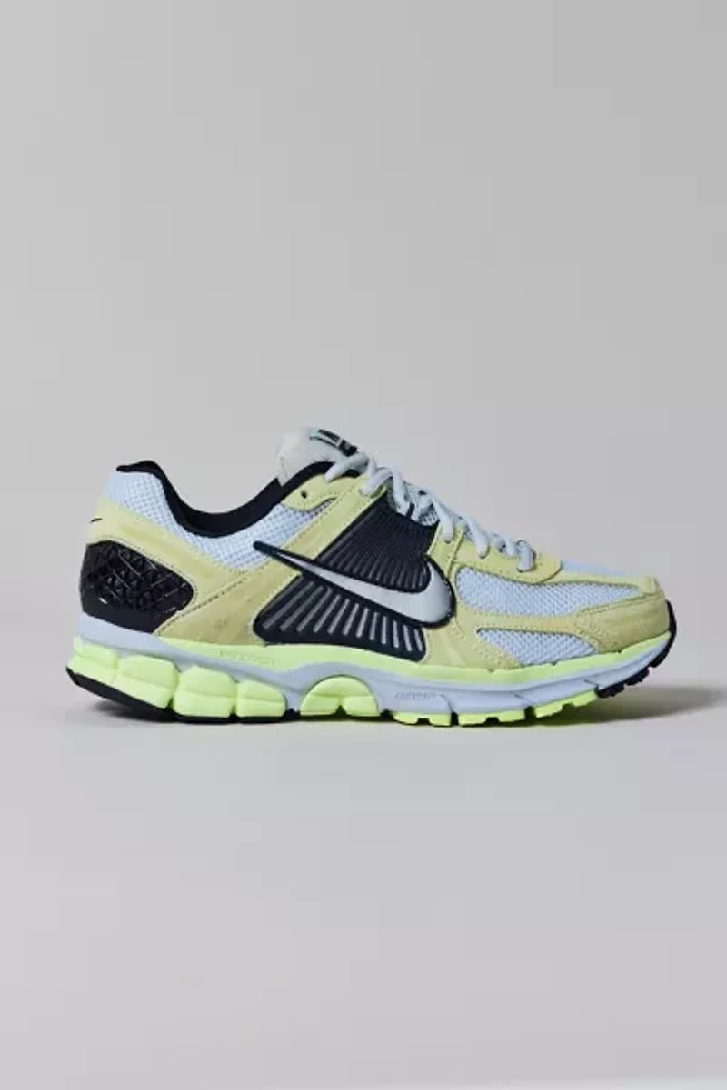 Nike Men's Zoom Vomero 5 Sneaker