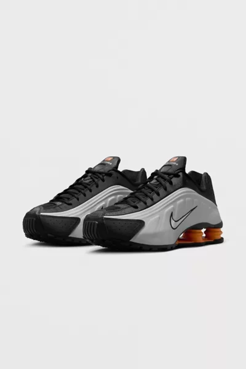 Nike Men's Shox R4 Sneaker