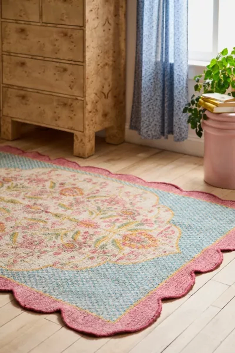 In Bloom Floral Scallop Printed Rug