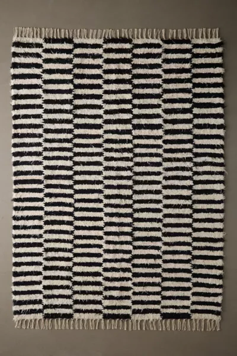 Irregular Checkerboard Shaggy Tassel Rug