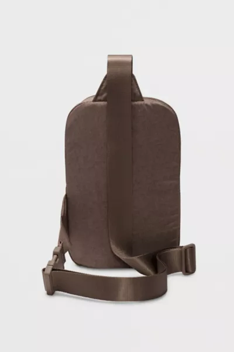 Nike Aura 2L Crossbody Bag