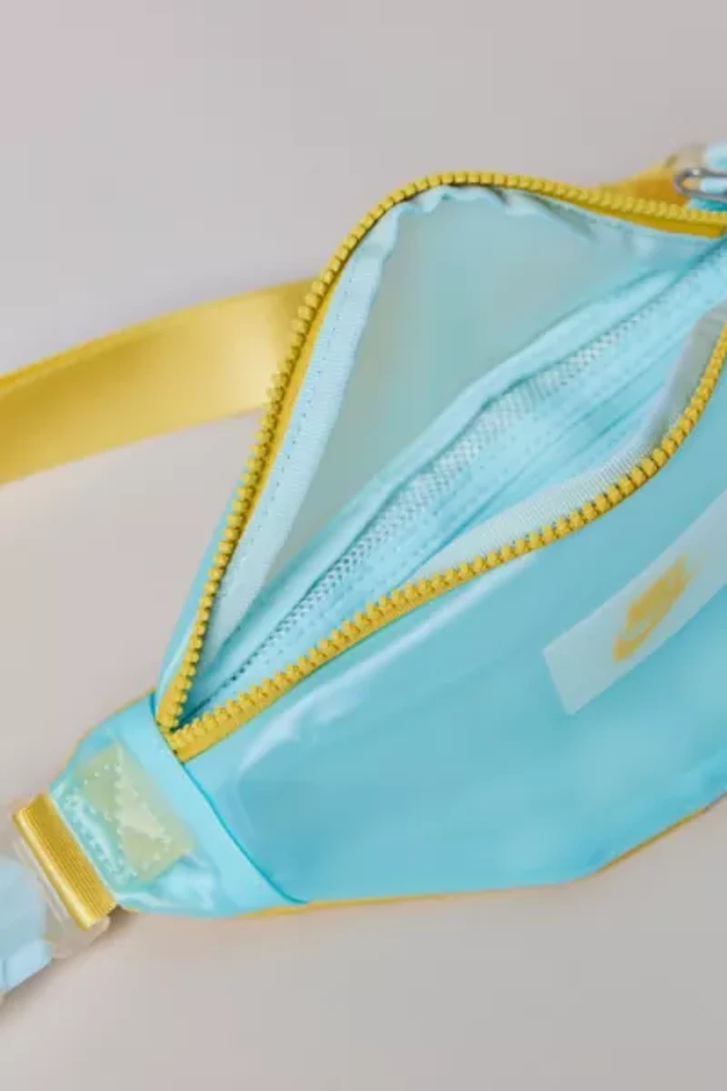 Nike Heritage Crossbody Bag