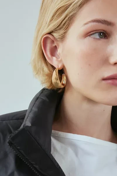 Daphne Essential Oversized Hoop Earring