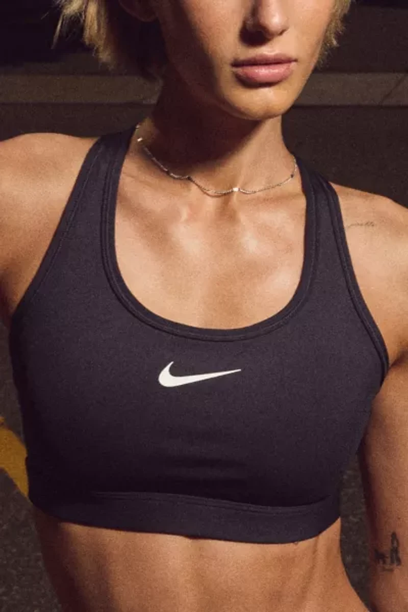 Nike Swoosh Medium Support Sports Bra