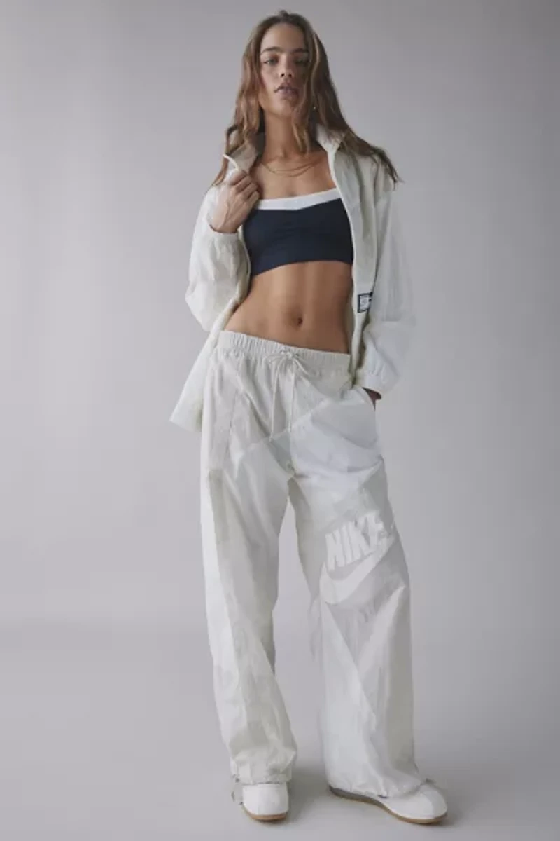 Nike Sportswear Mid-Rise Loose Woven Open-Hem Pants