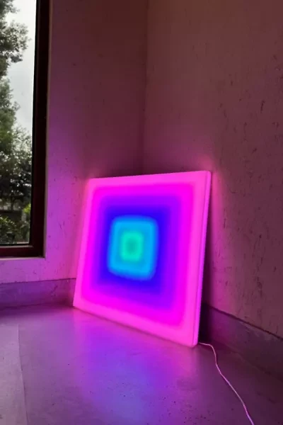 Echo Neon REVE Wall Light