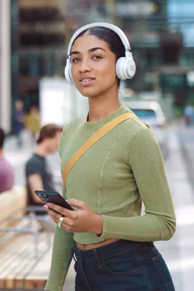 JBL Live 670NC Wireless On-Ear Adaptive Noise Cancelling Headphones