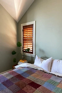Clr Shop Boxer Woven Throw Blanket