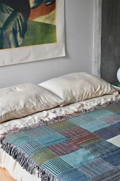 Clr Shop Boxer Woven Throw Blanket