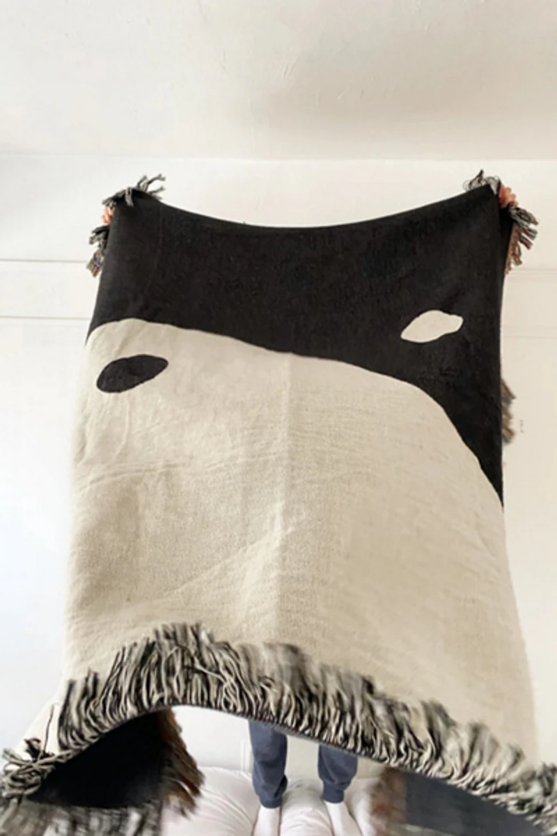 Clr Shop Yin Yang Woven Throw Blanket