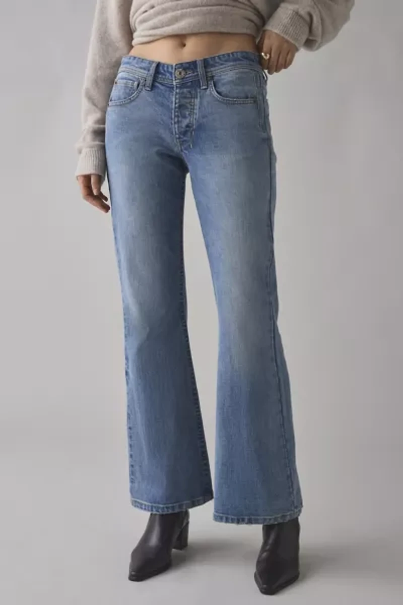 BDG Teo Relaxed Low-Rise Bootcut Jean