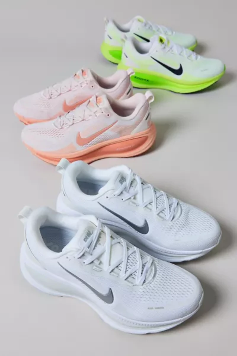 Nike Women's Vomero 18 Sneaker