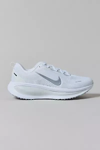 Nike Women's Vomero 18 Sneaker