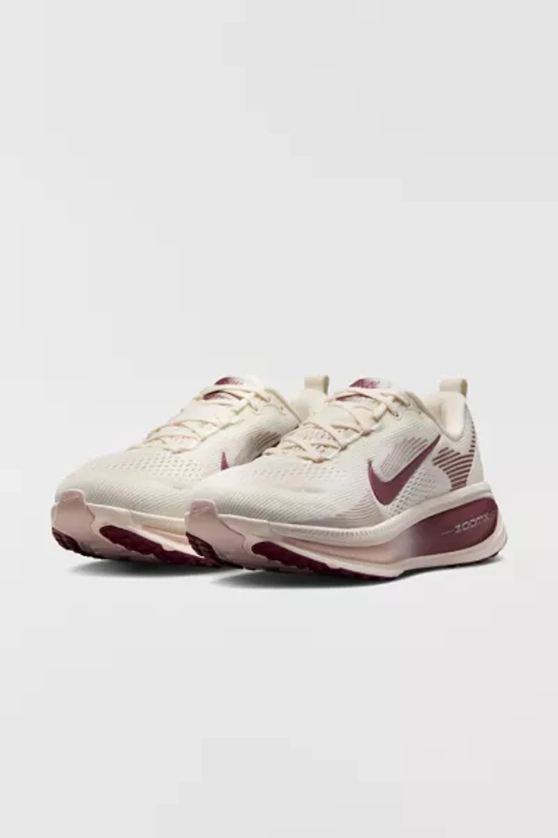 Nike Women's Vomero 18 Sneaker