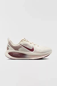 Nike Women's Vomero 18 Sneaker