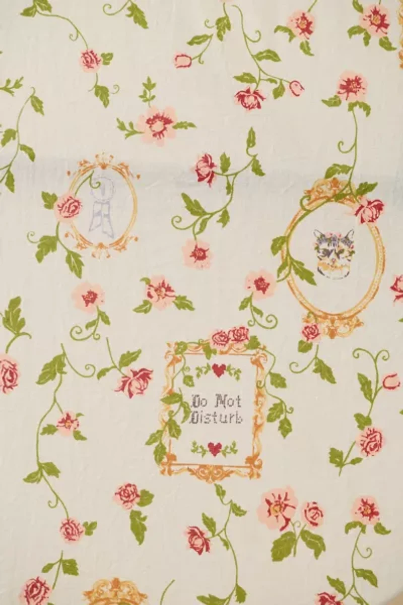 Printed Ruffle Edge Tablecloth