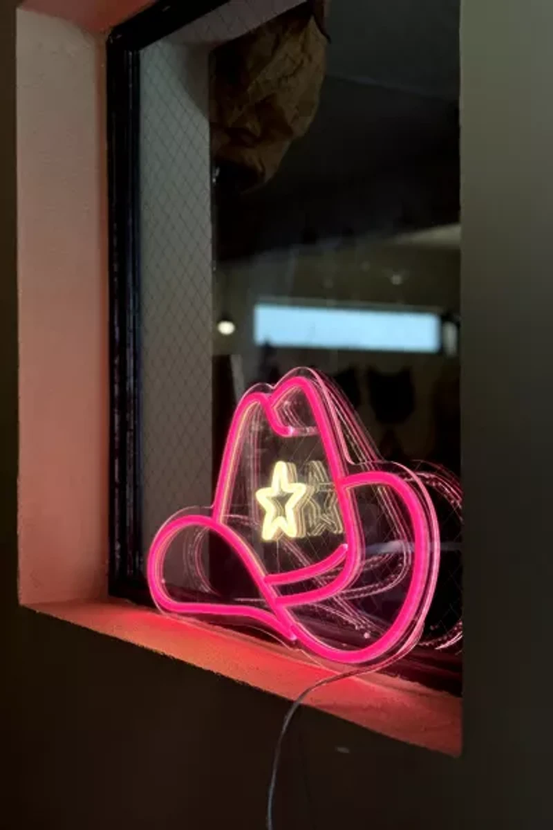 Echo Neon Cowgirl Hat Neon Sign