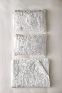 Jungalow Hamsa Quilt Set
