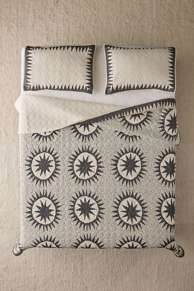 Jungalow Soleil Quilt Set