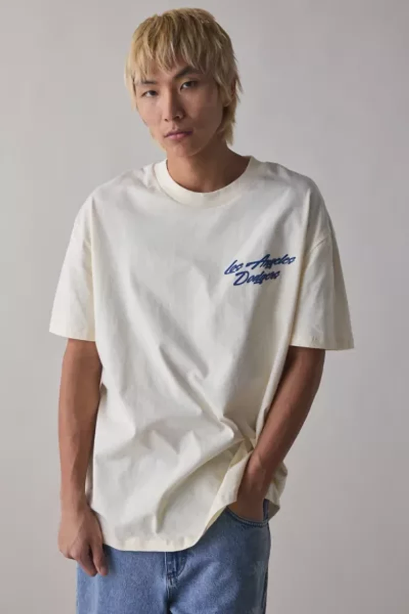 Pro Standard UO Exclusive MLB Los Angeles Dodgers Team Logo Graphic Tee