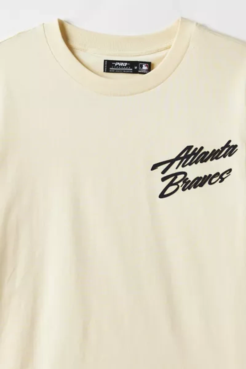 Pro Standard UO Exclusive MLB Atlanta Braves Team Logo Graphic Tee