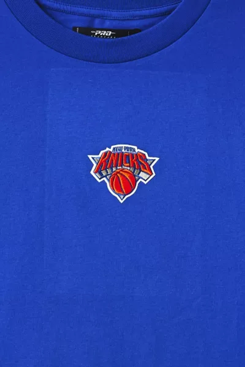 Pro Standard UO Exclusive NBA New York Knicks Graphic Tee