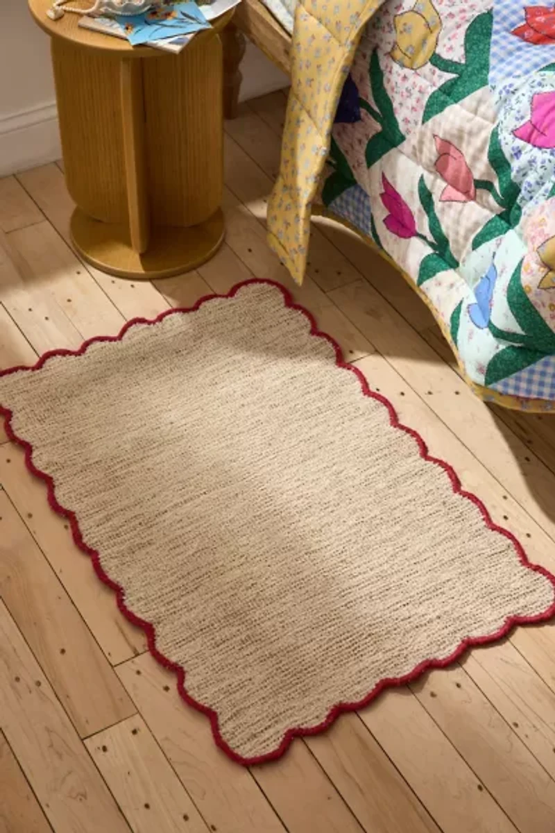 Lily Scalloped Edge Jute Rug