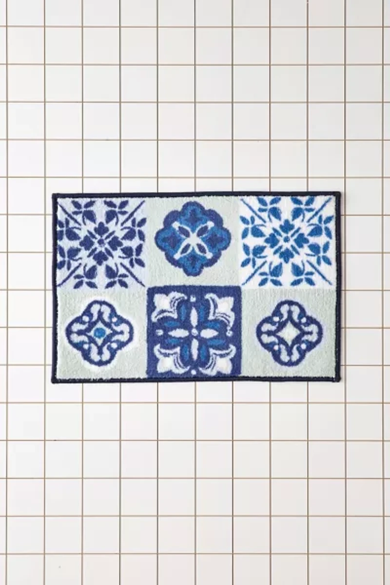 Izzy Tile Plush Printed Bath Mat