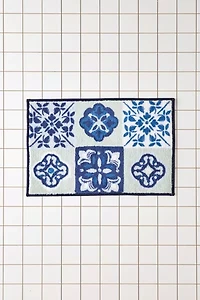 Izzy Tile Plush Printed Bath Mat