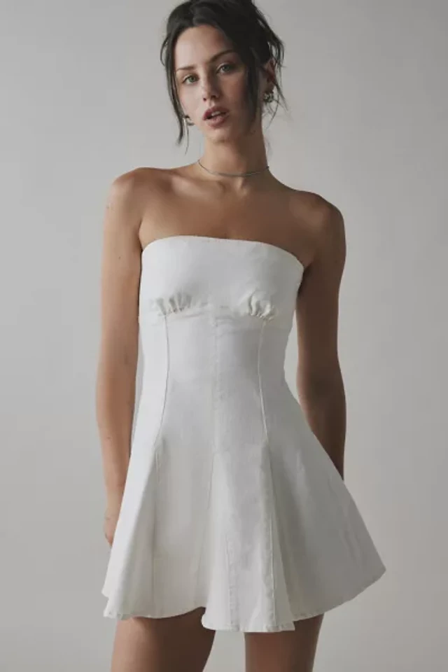 uo angelique fit-and-flare strapless denim mini dress Urban Outfitters UO Angelique Fit-And-Flare Strapless Denim Mini Dress