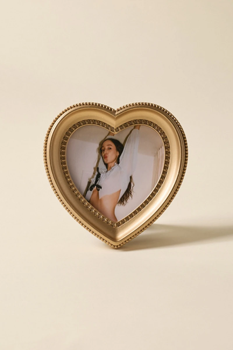 Ornate Heart Shaped 4x4 Picture Frame