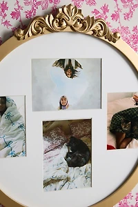 Round 19” x 21” Wall Mounted Picture Frame