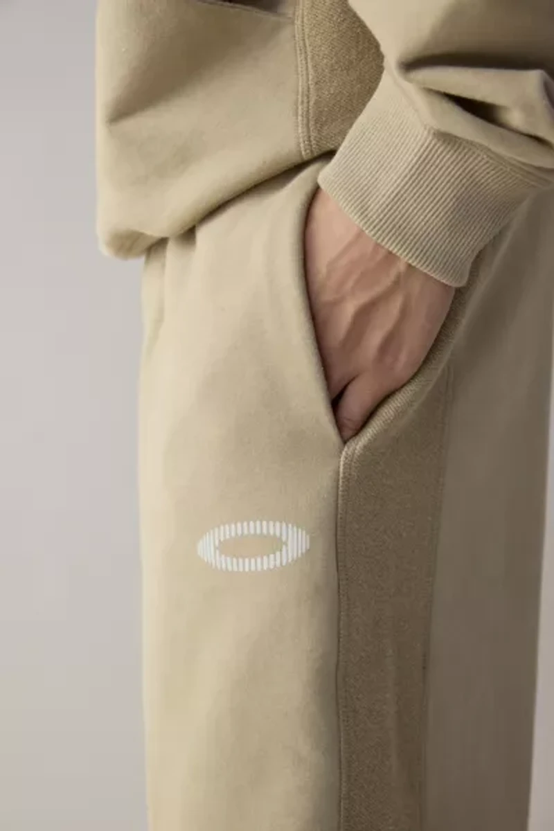 Oakley UO Exclusive Open Hem Straight Leg Sweatpant