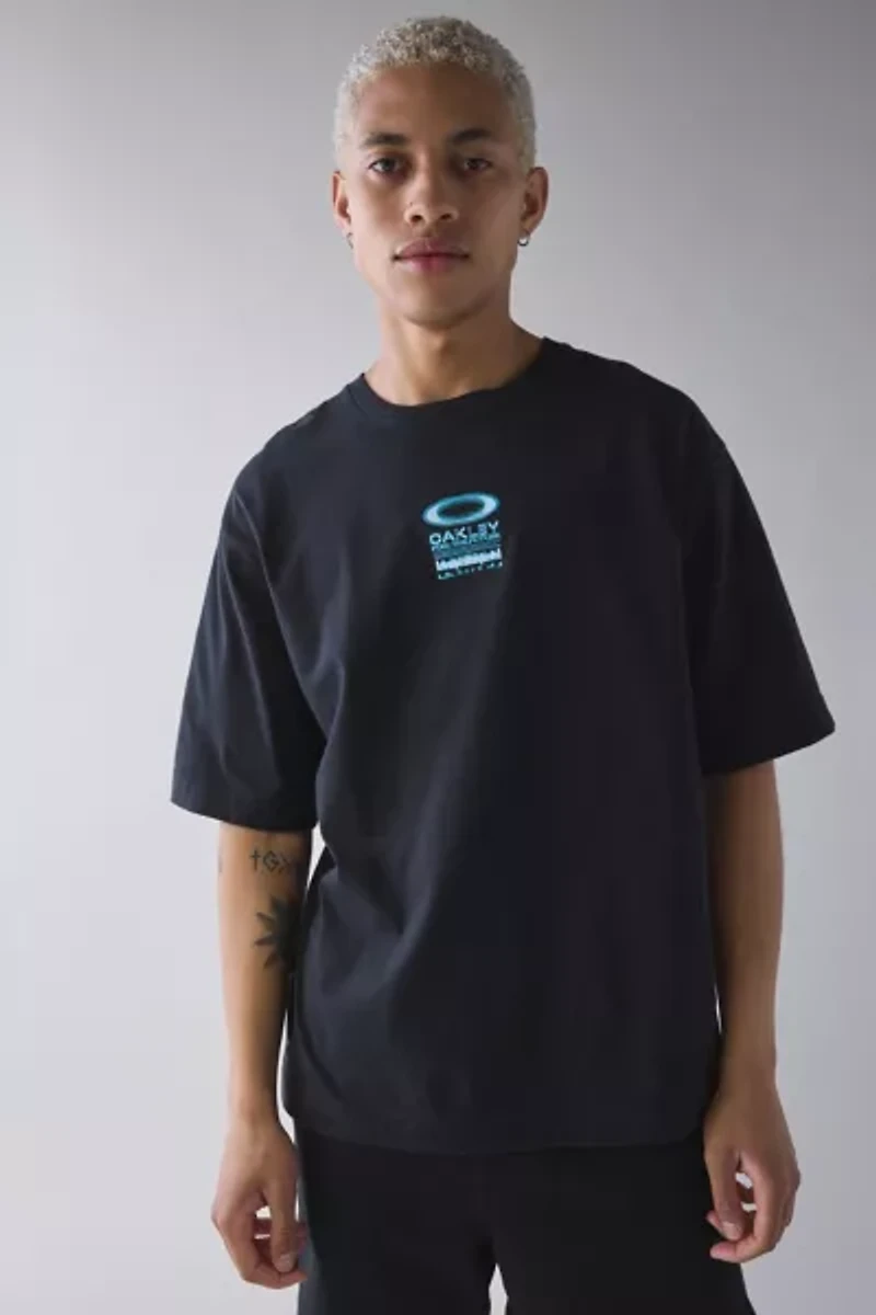 Oakley UO Exclusive Glow Logo Graphic Tee