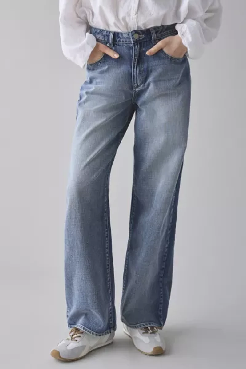 Abrand 99 Keira Low-Rise Baggy Flare Jean