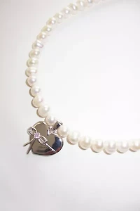 RIMOR The Bow Heart Pearl Choker