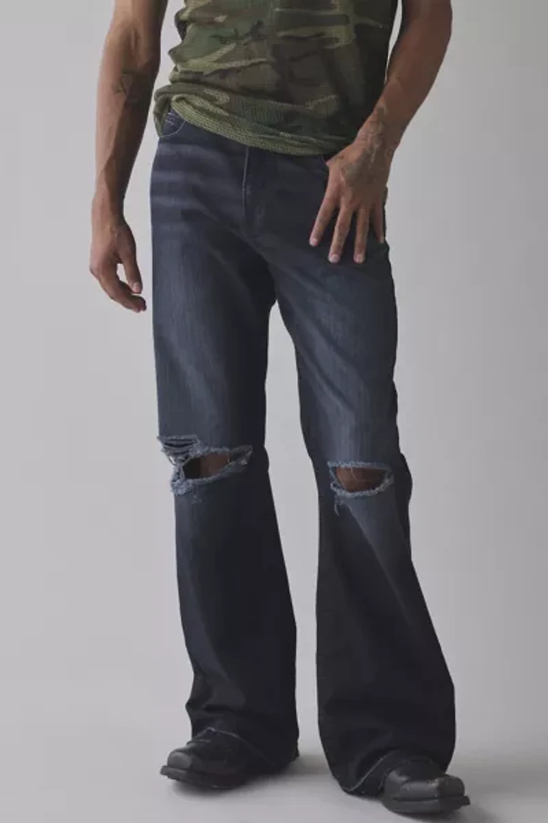 BDG Slacker Destructed Relaxed Flare Jean