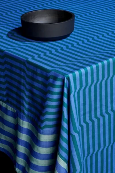 Tortuga Forma Reversible Patterned Tablecloth