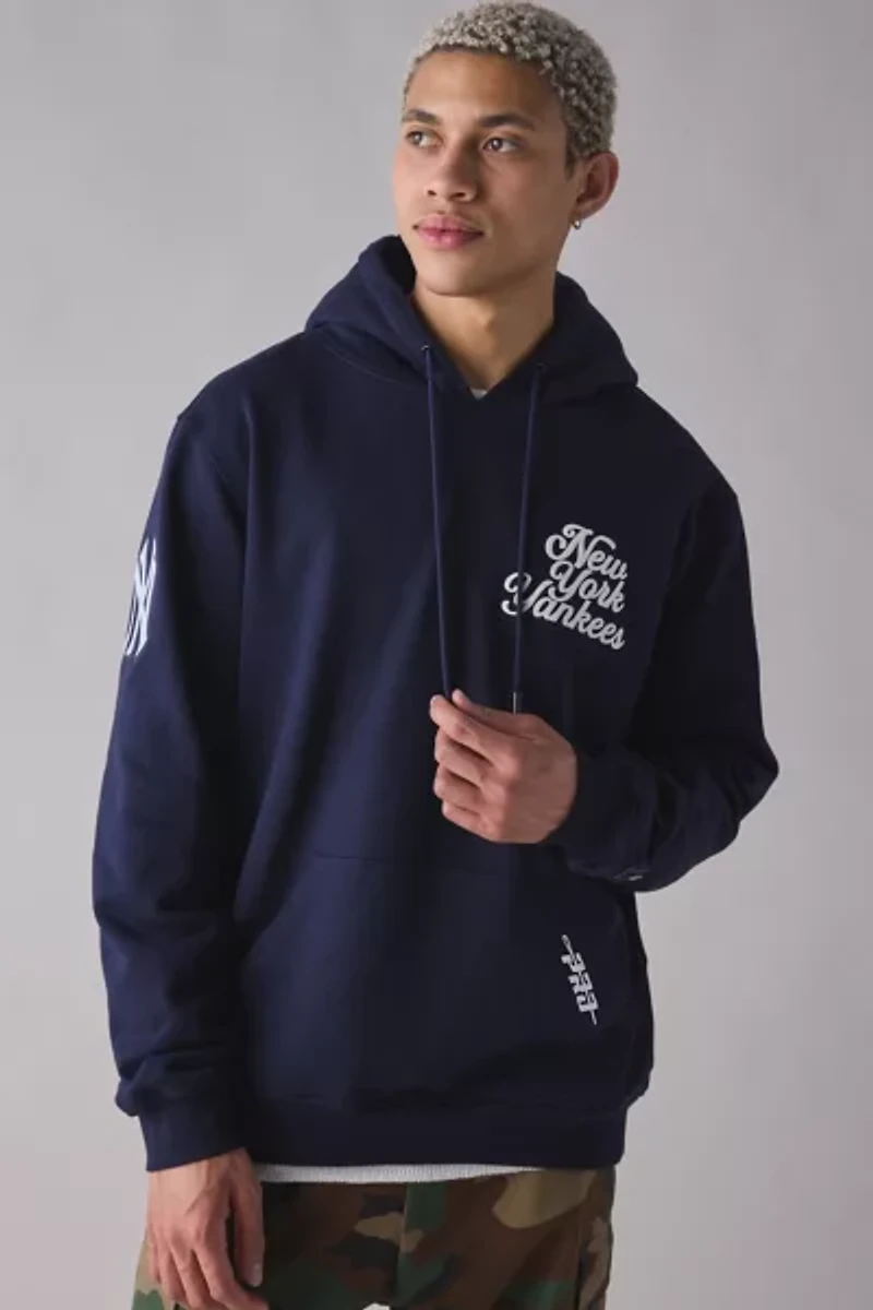 Pro Standard MLB New York Yankees Souvenir Graphic Hoodie Sweatshirt